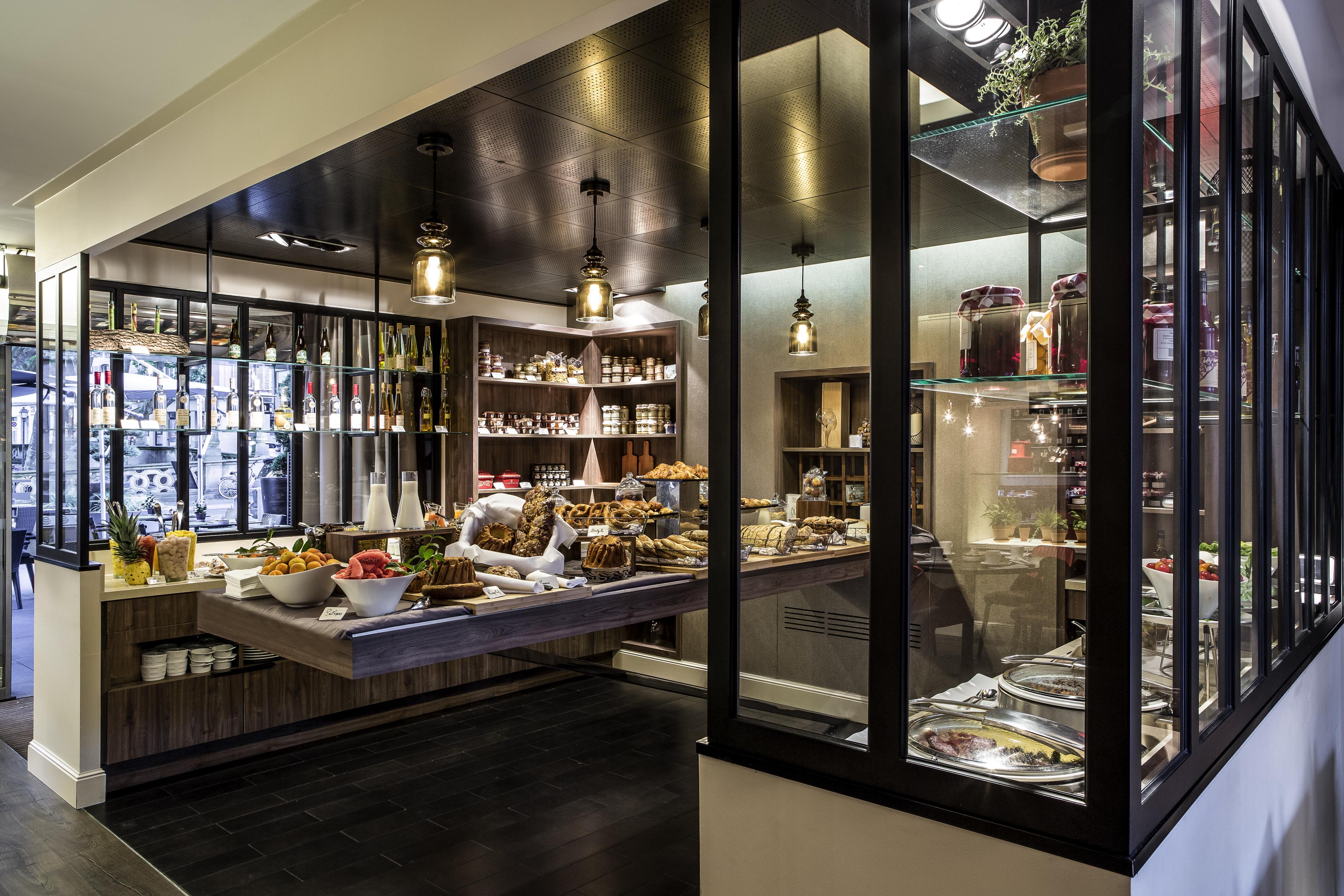 Hotel Sofitel Strasbourg Grande Ile Esterno foto The Deli